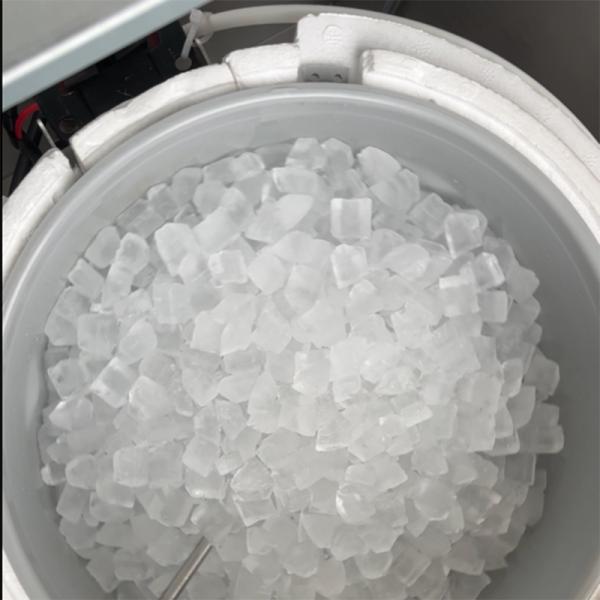 High Level 120Kg Output Ice Making Equipment with Big Clear Crystal Water Ice Cubes