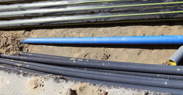 Aerial Outdoor Fiber Optic Cable 6 Core Single Mode GYXTW Armored Fiber Optic Cable