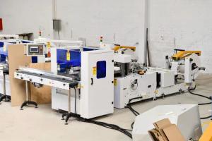 Quality Fully Automatic Napkin Paper Making Machine With Automatic Transfer 1/2 1/4 1/6 1/8 Folding type wholesale