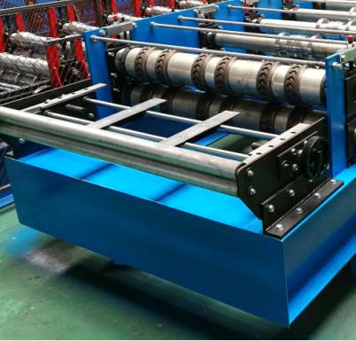 0.7-1.2mm Heavy Duty Steel Metal Deck Roll Forming Machine Gearbox Transmission