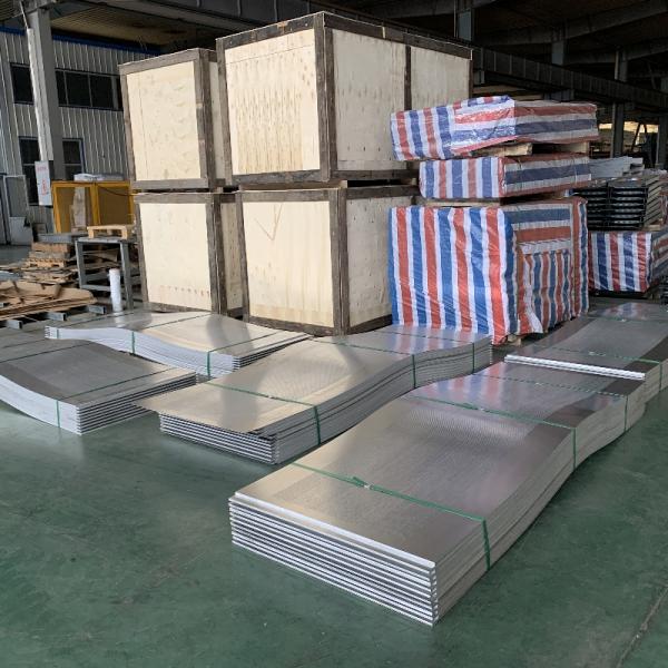 Reasonable Hot-dipped Galvanized PVC 3d Welded Wire Mesh Fence Panels for Metal Frame