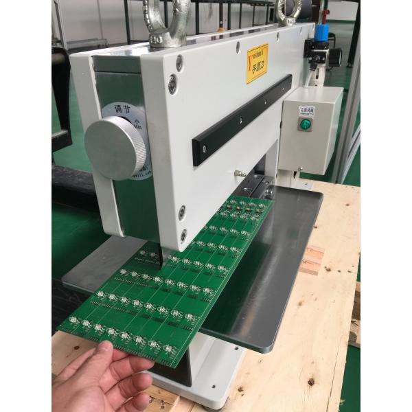V - Machine de carte PCB Depaneling de coupe avec la lame linéaire, acier à coupe rapide