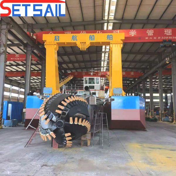 River Sand Cutter Suction Dredging Machine with Slurry Pump Dredging Depth 8m-30m Design