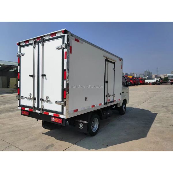 Custom Refrigerated Delivery Vehicles Small Refrigerator Box Truck With 1-10T Capacity