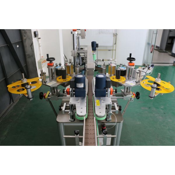 Round Bottle Automatic Labeling Machine Stainless Steel 304 Made PLC Controlled