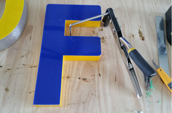 Penguin Manual Metal Strip Bending Plier, A Type