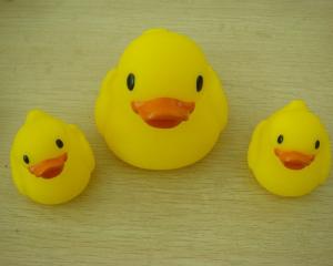 Quality Small Baby Shower Rubber Duck Family Bath Set , Floatable Promotional Rubber Ducks  wholesale