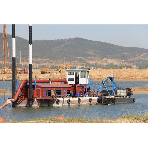 1000 KW Diesel Engine Power Small Dredger Machine For Sand Dredging From River Or Sea