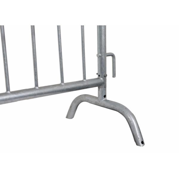 Traffic safety crowd control barrier fence