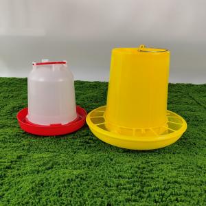8L Feeding Poultry Fodder Container Bucket With Modern Functionality