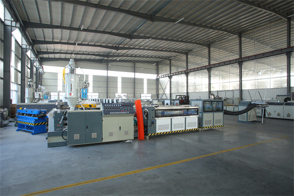 Flexible Pipe Extrusion Machine Reinforced Spiral Pipe Extrusion Line