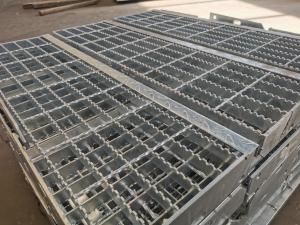 China ODM Hot Dip Galvanizing Compound Steel Grating 1m Width T4 Type Factory Outdoor on sale