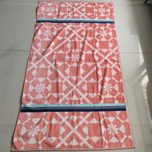 China Hot selling Yarn dyed jacquard Customized Single velvet cotton soft beach bath towel on sale
