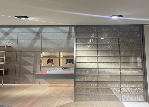 Decorative Wire Mesh Laminated Glass Solid Structure