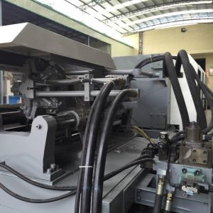 Material Save Automatic Injection Moulding Machine 450 Ton Injection Molding