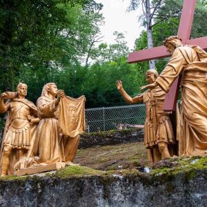 China BLVE 14 Stations Of The Cross Bronze Jesus Statue Sculpture Life Size Catholic Religious Statues on sale