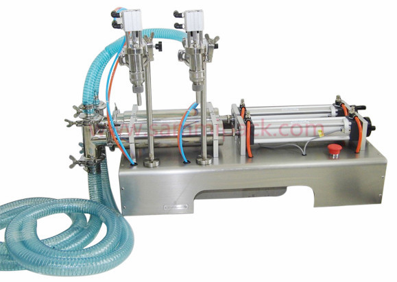 High Accuracy Piston Type Double Nozzles Soft Drink Liquid Filling Machine/water Filling Machine