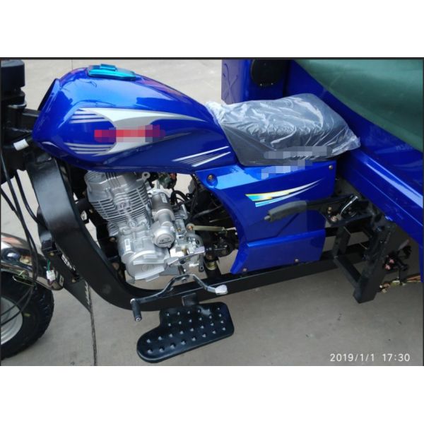 Heavy Loading Loncin 150CC Engine 1.5m*1.2m Gasoline Tricycle