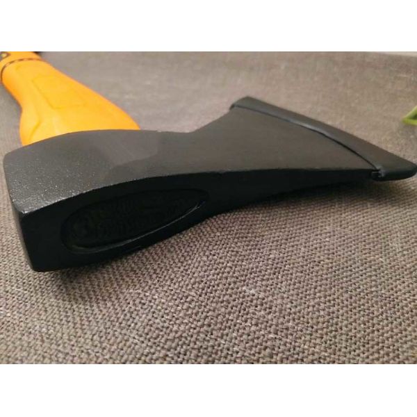 Axe/Hatchet(XL0139) powder coated surface and rubber handle, good price hand garden cutting tools,