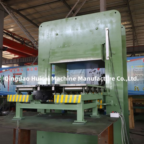 Rubber Door Mat Making Machine With Screw Design One Or Two And Blue Color