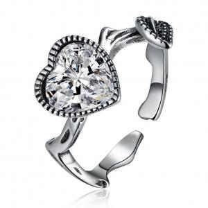 China 18K White Gold Moissanite Ring Custom Sterling Silver Diamond Ring on sale