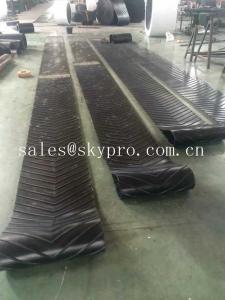 China Heavy Duty Roller Canvas Conveyor Belt For Sand Conveying Machine , Flat / Cut Edge Type on sale