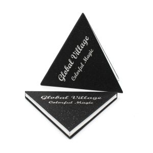 Eco Friendly Triangle Eyeshadow Palette Special Shaped With Magnetic Closure