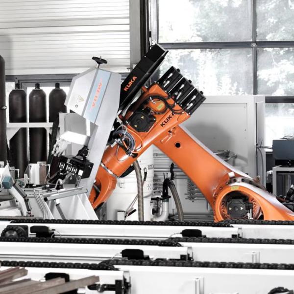 KUKA KR 360 R2830 F With CNGBS Finger Gripper And Robot Dress Pack For Pick And Place As Material Handling Equipment