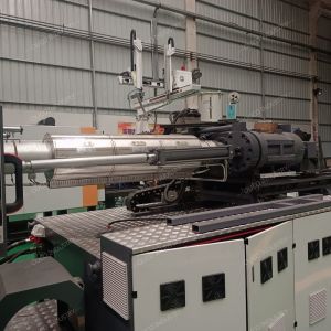 High Precision 300T Automatic Injection Moulding Machine With Linear Guide