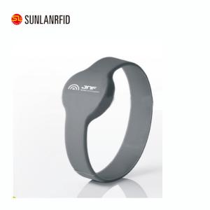 China Cheap Popular Silicon RFID Wristband, Colorful Waterproof Silicone RFID Bracelets Tag on sale