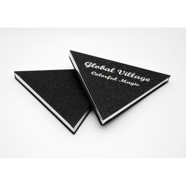 Eco Friendly Triangle Eyeshadow Palette Special Shaped With Magnetic Closure