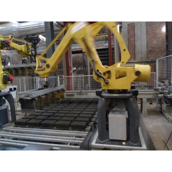 700kg Brick Robot Stacker Automatic Brick Making Machine Yellow