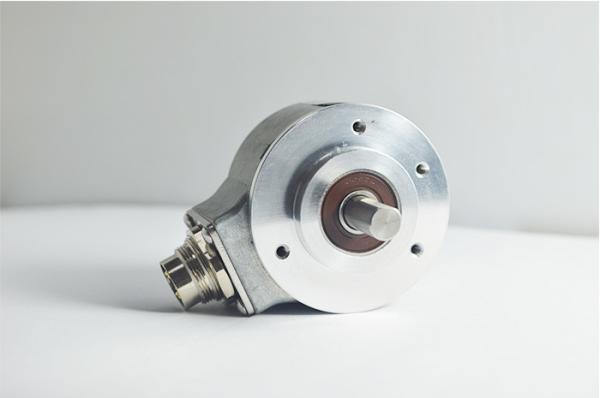 Cheap ABZUVW Signal Servo Motor Encoder , S52 Optical Motor Shaft Encoders 5000 Resolution for sale