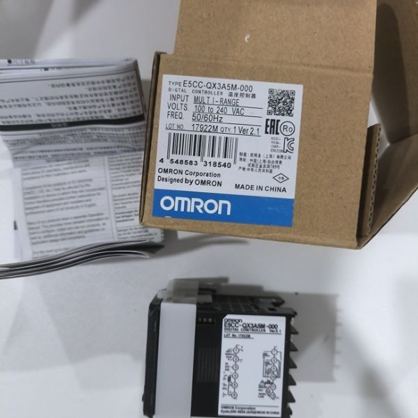 Omron E5CC-QX3A5M-000 Temperature Controller 1/16 DIN 12 VDC Pulse Output 100-240 VAC