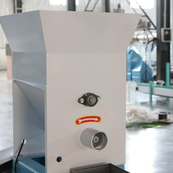 500kg/H Small Fish Food Pellet Making Machine 2.2kw Cutting Power