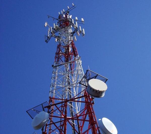 Cheap Heavy Duty Triangular Lattice Tower Resistant To 60 M/S Wind Multiple Antenna Brackets for sale