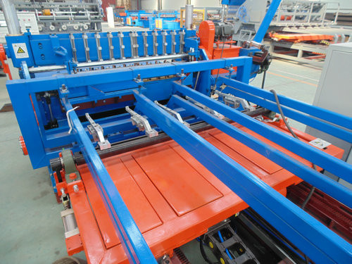 Breed Aquatics 415V Welded Wire Mesh Machine Mechanical Push Down