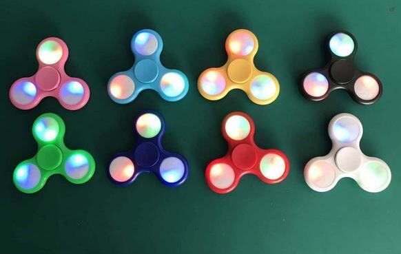 Hot selling Fidget Hand Spinner with LED light for relieve stress 1109
