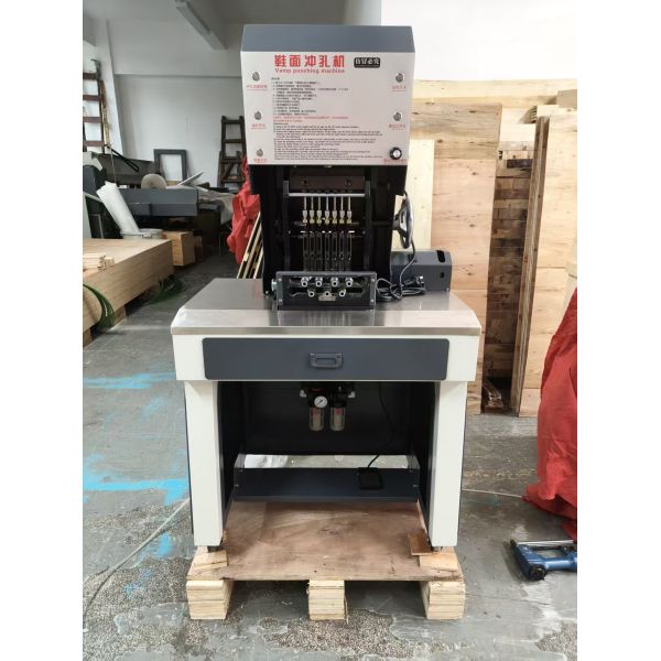 Automatic Shoe Upper Hole Punching Machine Shoe Making Machine Professional Leather Laser Positioning Drilling Machine