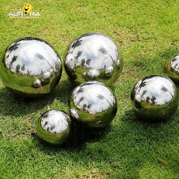 Damp Proof Giant Inflatable Mirror Balloon , Silver Mirror Spheres For Decoration