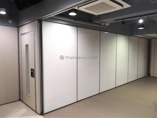 Cheap Height Adjustable Panelfold Operable Partitions With Magnetic Sealing System for sale