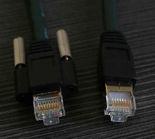 Cheap Black Custom Gigabit Ethernet Cable 1x Screw Lock Horizontal 3M Insulated Type for sale