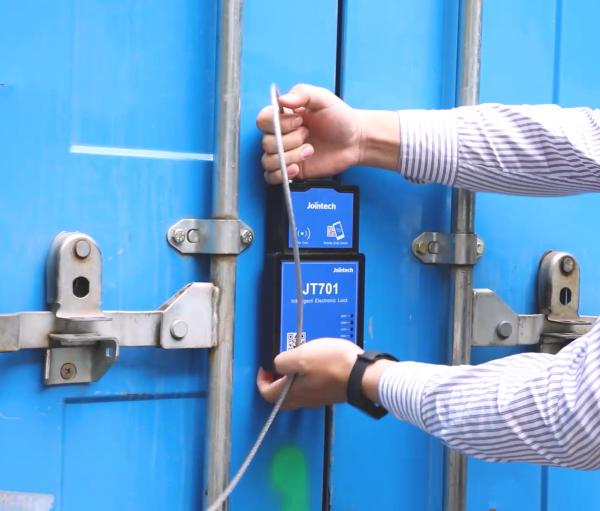 Cheap Jointech JT701D Cargo Asset Tracking GPS Lock with Software APP for sale