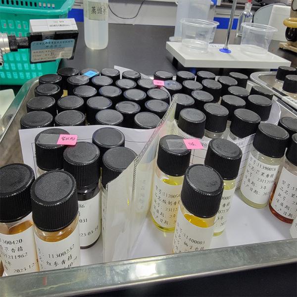 Organic Apple Scented Essence Oil Fruity Flavoing Liquid for Bakering Beverage Making