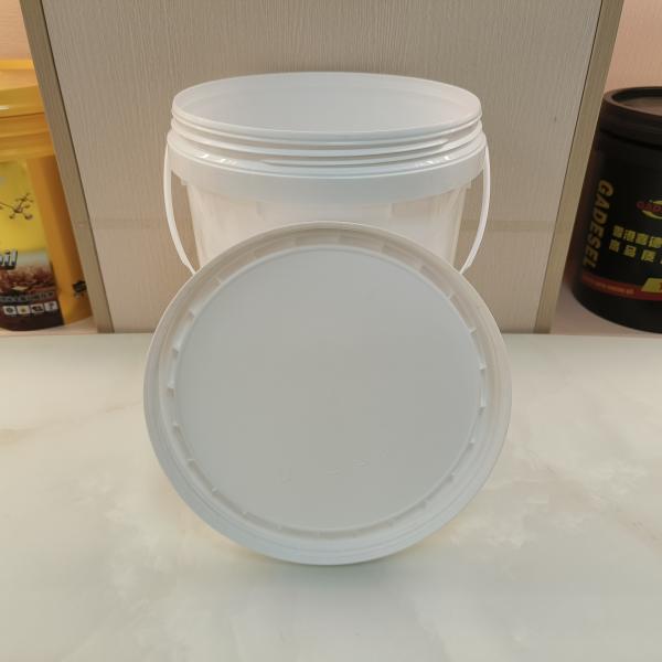 Food Grade 5 Gallon Plastic White Buckets With Lids Stackable Recyclable