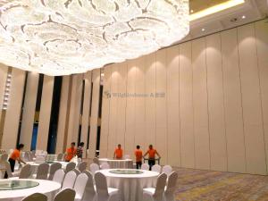 Height Adjustable Foldable Partition Wall with Double Rubber Seals