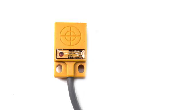 Square PNP Proximity Switch , PNP Proximity Sensor Good Anti Interference