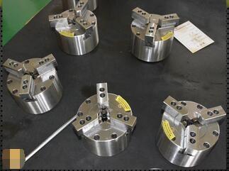 KM3-Jaw Long Jaw Stroke Power Chuck Can clamp over work pieces with uneven