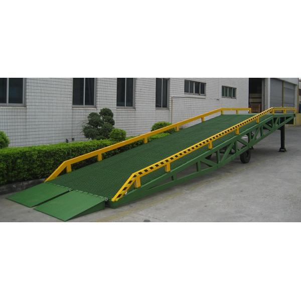 8 Ton Steel Trailer Ramp for Container Loading / Unloading 0.75kw 2.2kw Power