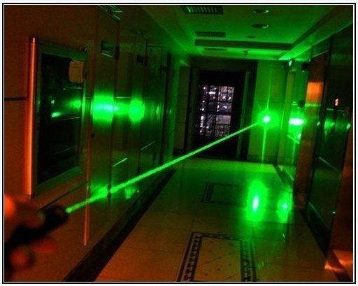 High_Powered_300mW_Green_Laser_Pointer_with